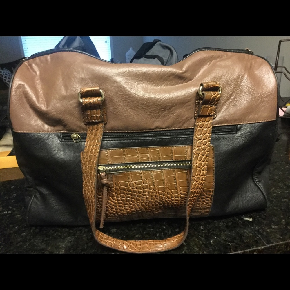 Leather travel bag